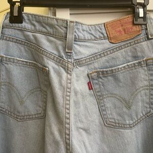Vintage 1990’s women’s low flare 519’s Levi's. Size 5 short